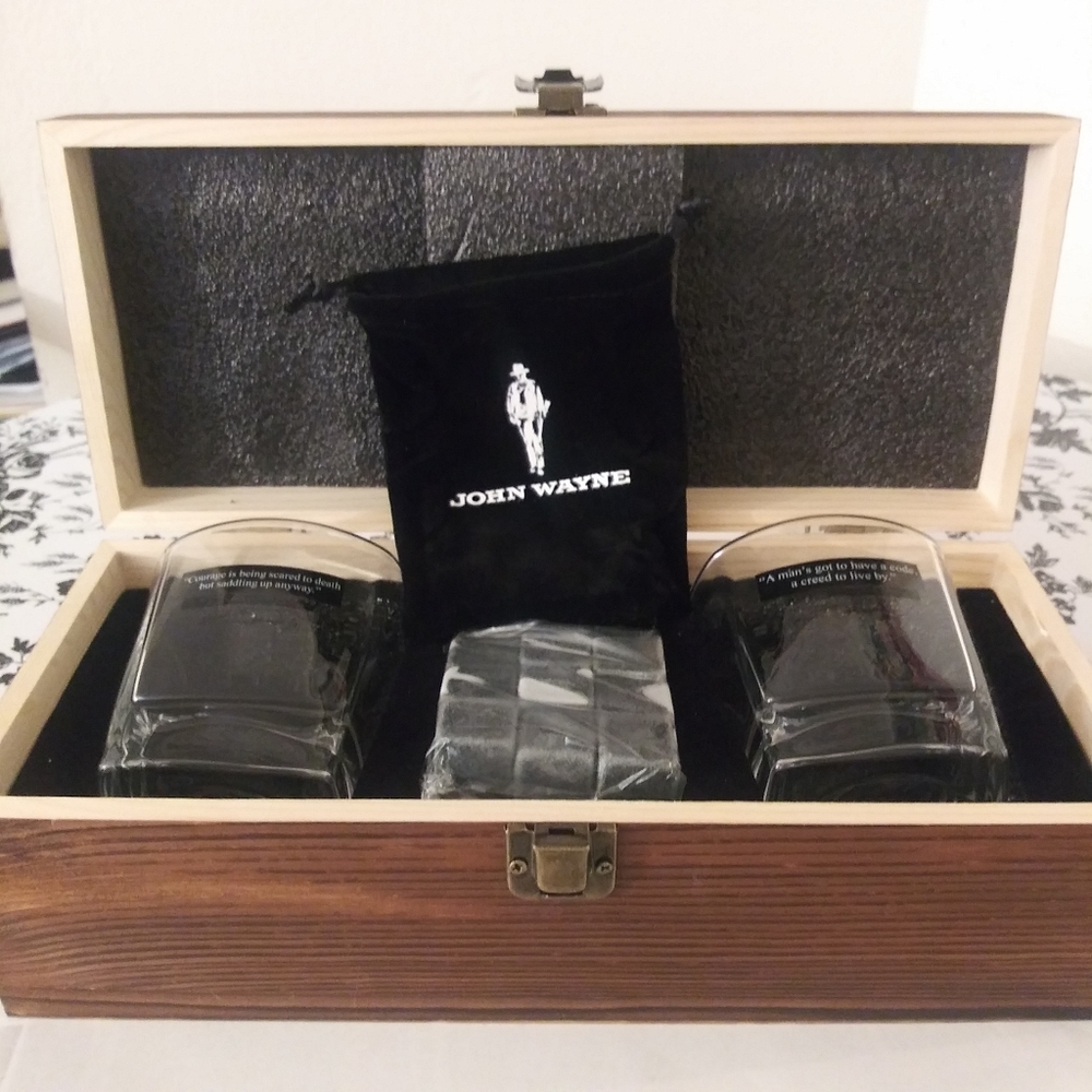 John wayne whisky set